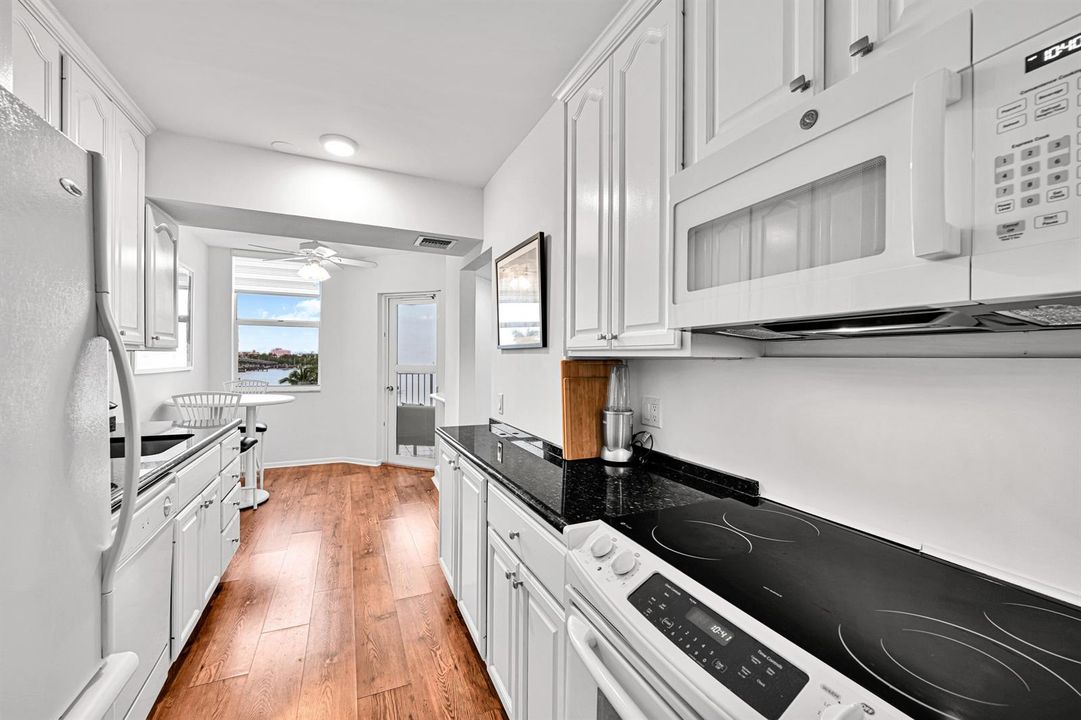 kitchen w/views
