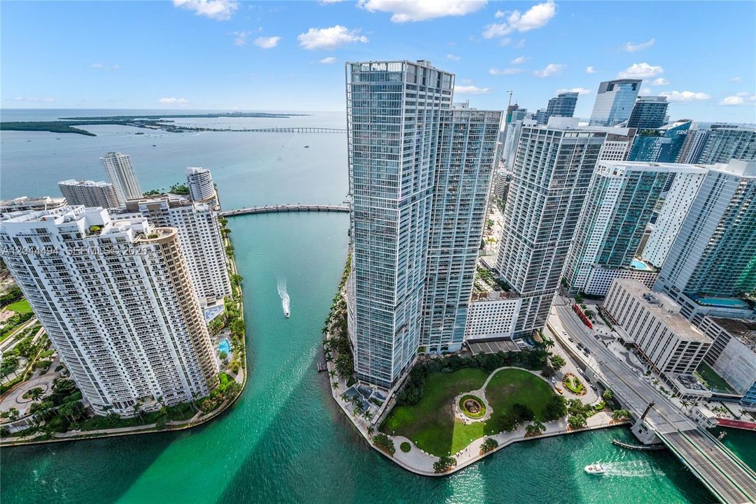 For Rent: $33,000 (3 beds, 5 baths, 3214 Square Feet)