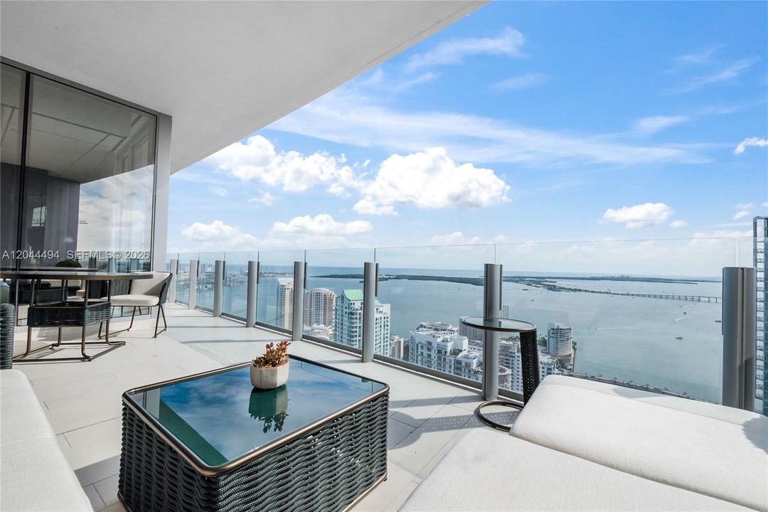 For Rent: $33,000 (3 beds, 5 baths, 3214 Square Feet)