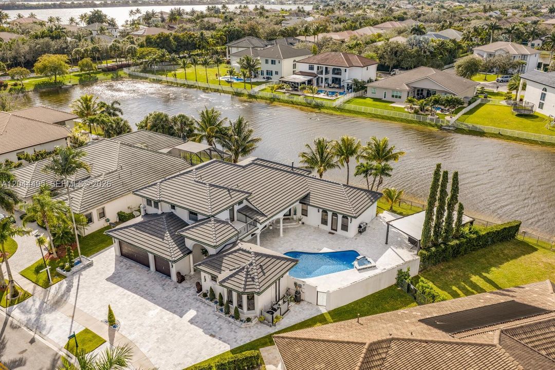 На продажу: $1,725,000 (7 спален, 5 ванн, 3966 Квадратных фут)