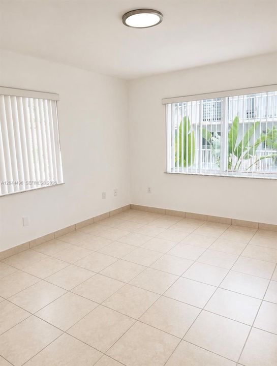 В аренду: $2,400 (2 спален, 1 ванн, 0 Квадратных фут)