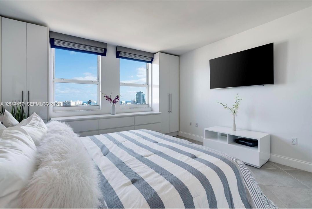 For Rent: $4,100 (1 beds, 1 baths, 740 Square Feet)