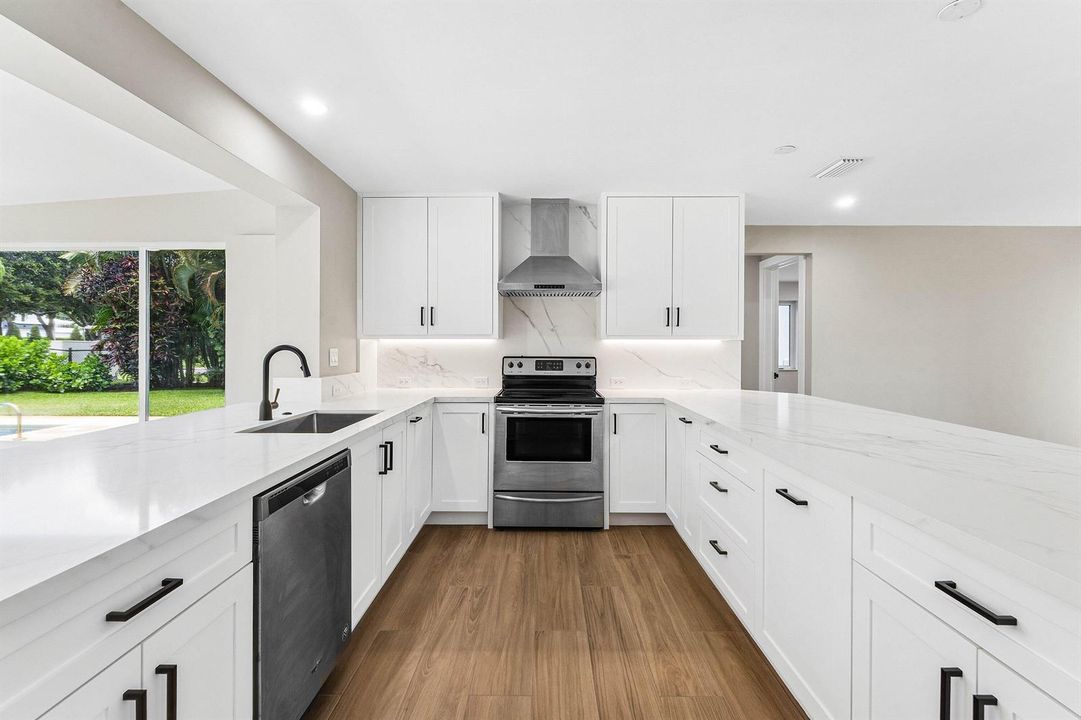 011-945WestwindDrive-NorthPalmBeach-FL-3