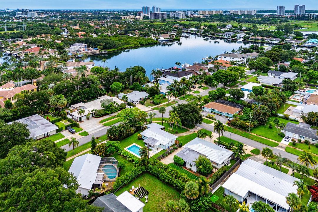 050-945WestwindDrive-NorthPalmBeach-FL-3