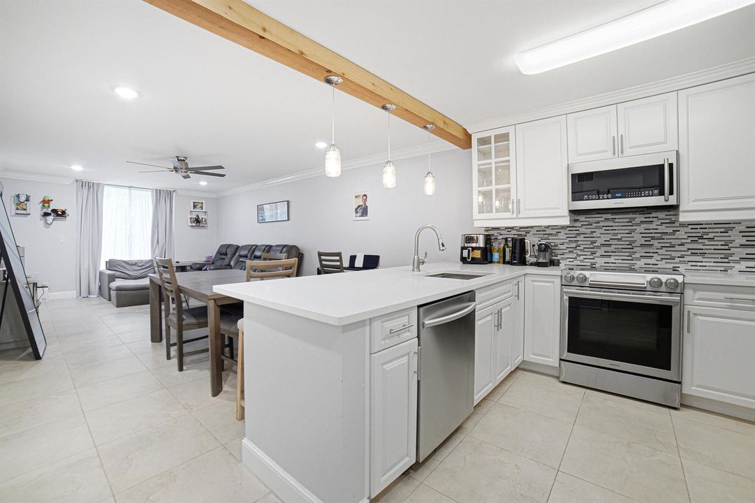 Kitchen-Livingroom