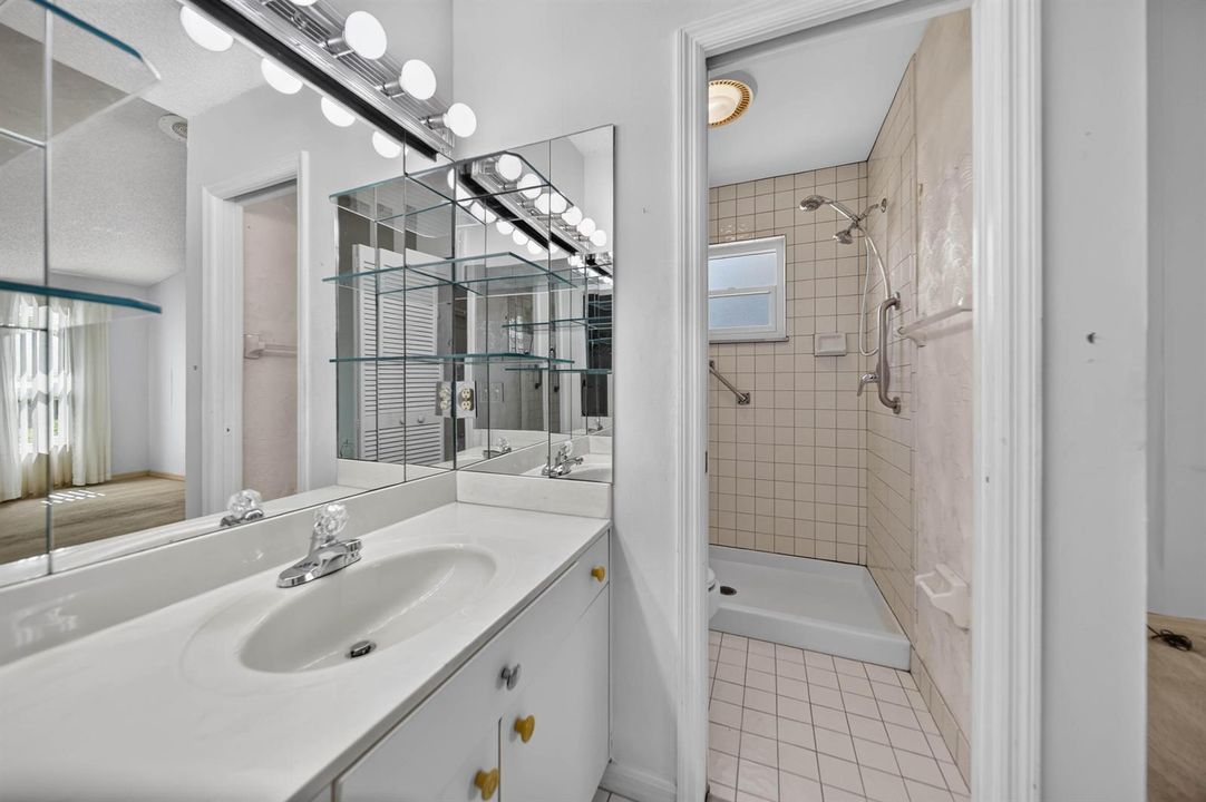 primarybath1.jpg-FULL