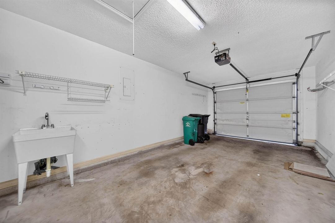 garage1.jpg-FULL