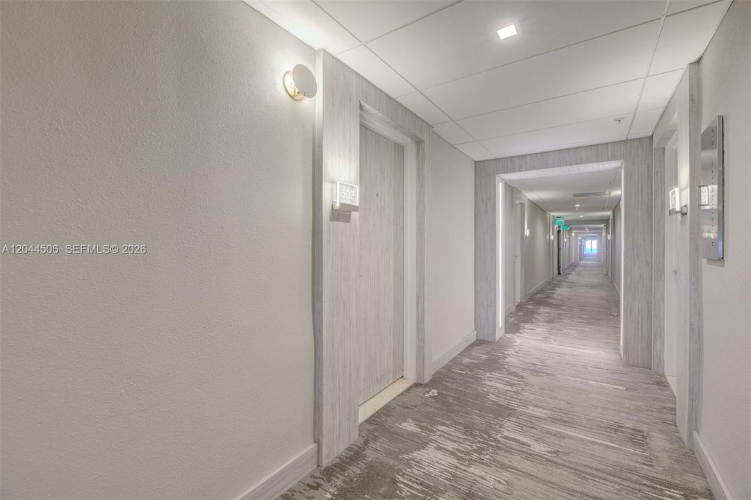 For Rent: $3,000 (0 beds, 1 baths, 481 Square Feet)
