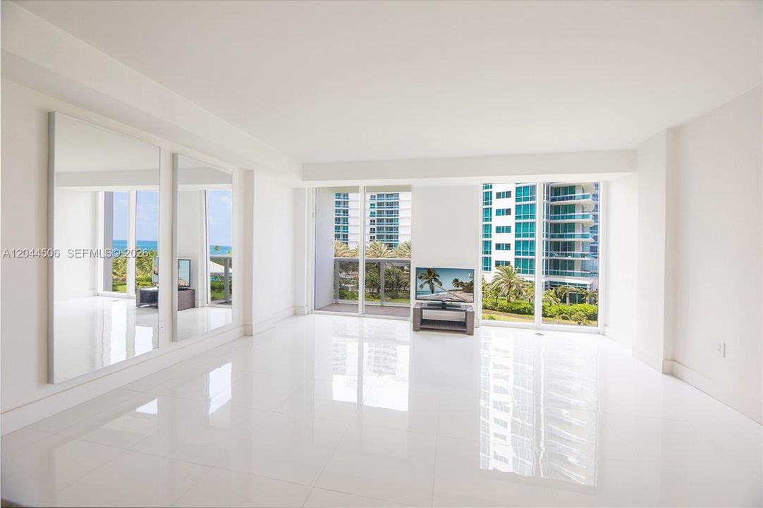 For Rent: $3,000 (0 beds, 1 baths, 481 Square Feet)