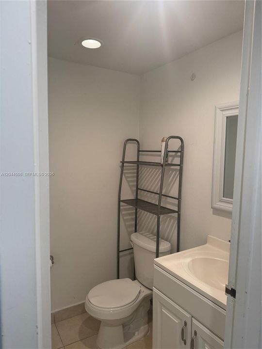 В аренду: $1,800 (1 спален, 1 ванн, 725 Квадратных фут)