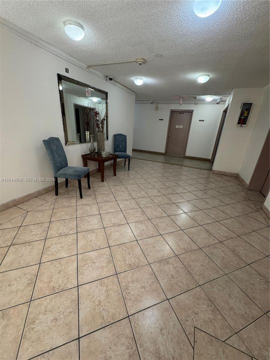 В аренду: $1,800 (1 спален, 1 ванн, 725 Квадратных фут)