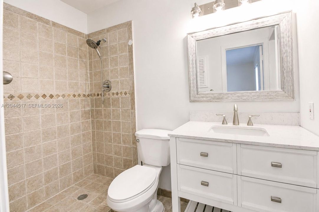 В аренду: $4,000 (4 спален, 2 ванн, 1725 Квадратных фут)