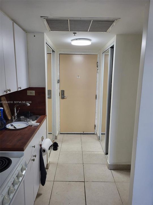 For Rent: $1,800 (0 beds, 1 baths, 360 Square Feet)