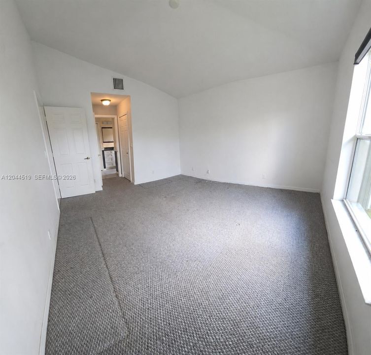 En Renta: $2,300 (3 camas, 2 baños, 1330 Pies cuadrados)