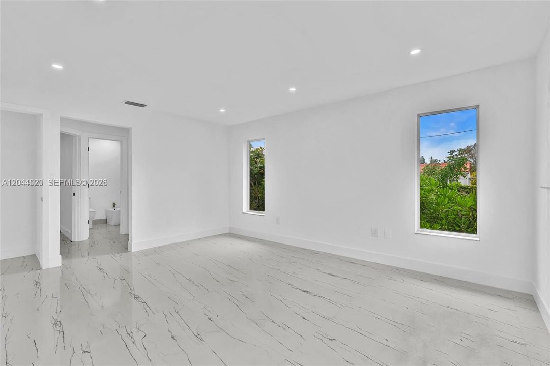 For Rent: $7,800 (4 beds, 2 baths, 2085 Square Feet)