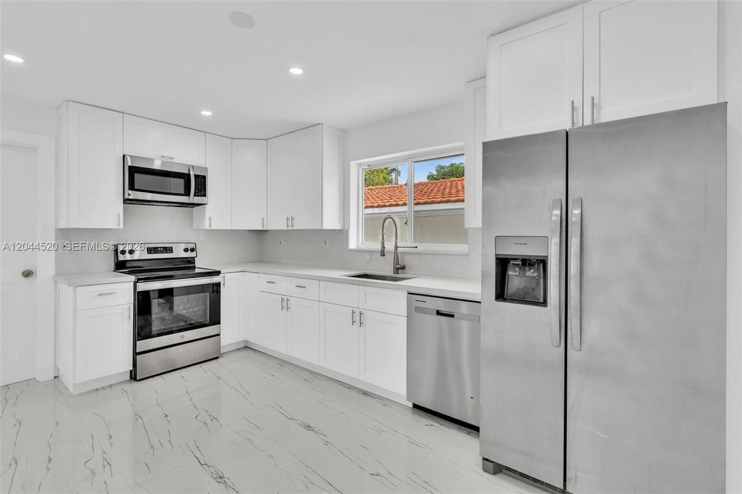 For Rent: $7,800 (4 beds, 2 baths, 2085 Square Feet)
