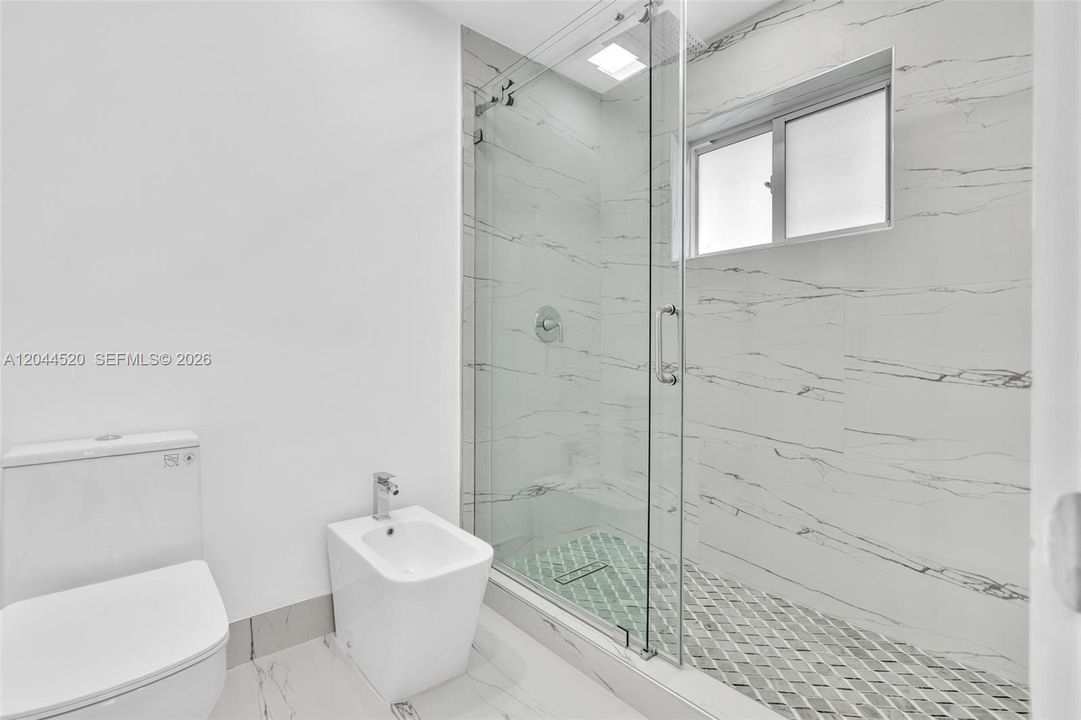 For Rent: $7,800 (4 beds, 2 baths, 2085 Square Feet)