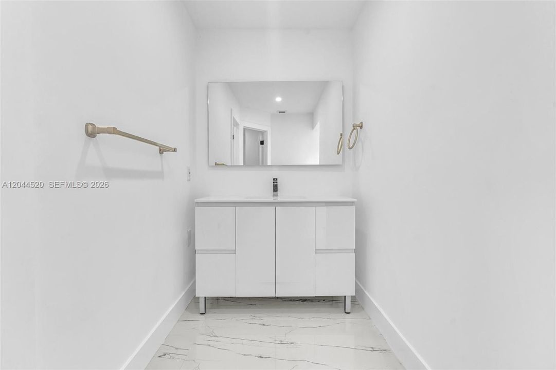 For Rent: $7,800 (4 beds, 2 baths, 2085 Square Feet)