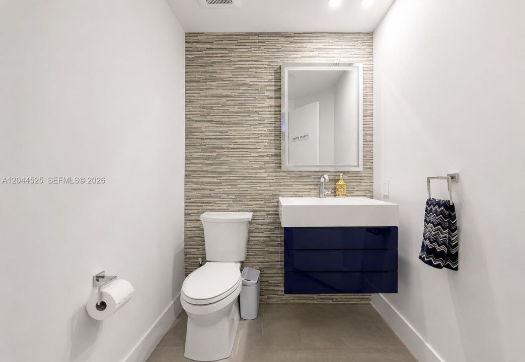 En Venta: $1,499,999 (2 camas, 2 baños, 2370 Pies cuadrados)