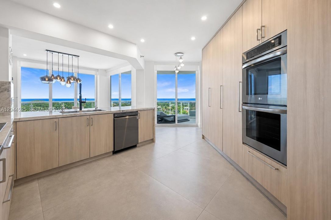 En Venta: $1,499,999 (2 camas, 2 baños, 2370 Pies cuadrados)