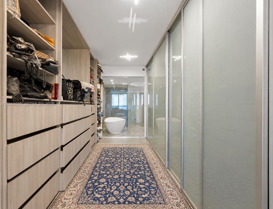 En Venta: $1,499,999 (2 camas, 2 baños, 2370 Pies cuadrados)