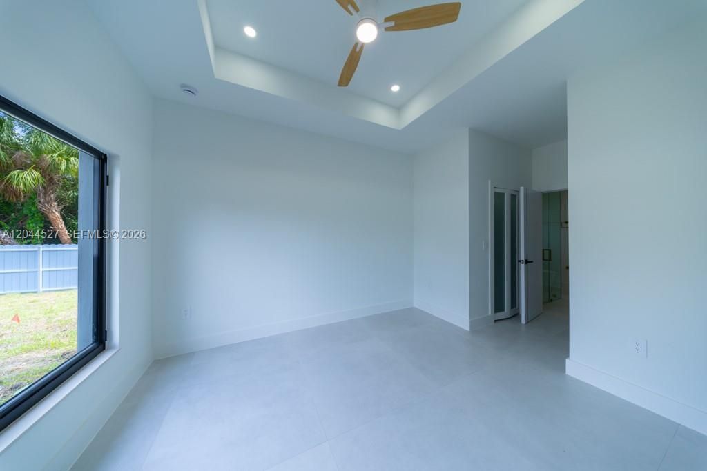 En Venta: $369,900 (4 camas, 2 baños, 0 Pies cuadrados)