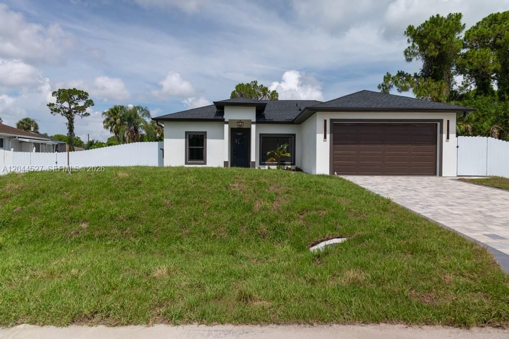 En Venta: $369,900 (4 camas, 2 baños, 0 Pies cuadrados)
