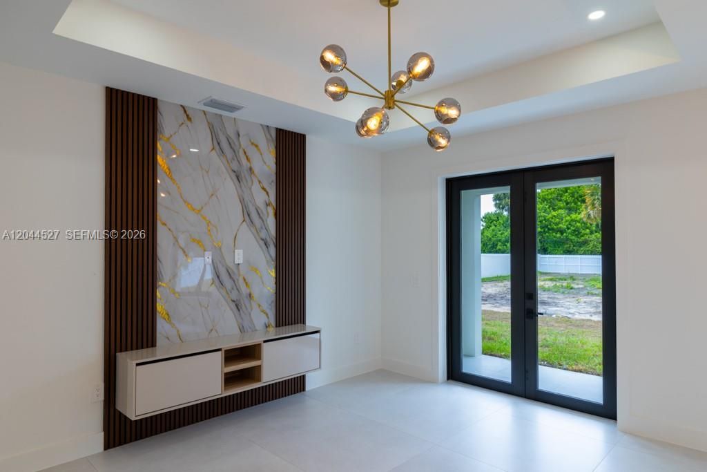 En Venta: $369,900 (4 camas, 2 baños, 0 Pies cuadrados)