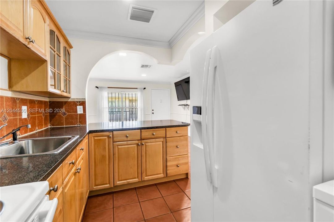 В аренду: $2,400 (2 спален, 2 ванн, 750 Квадратных фут)