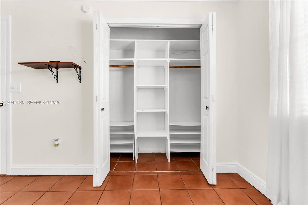В аренду: $2,400 (2 спален, 2 ванн, 750 Квадратных фут)