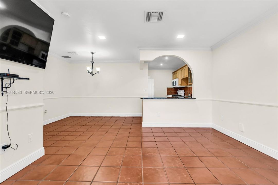 В аренду: $2,400 (2 спален, 2 ванн, 750 Квадратных фут)
