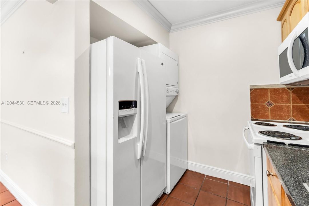 В аренду: $2,400 (2 спален, 2 ванн, 750 Квадратных фут)