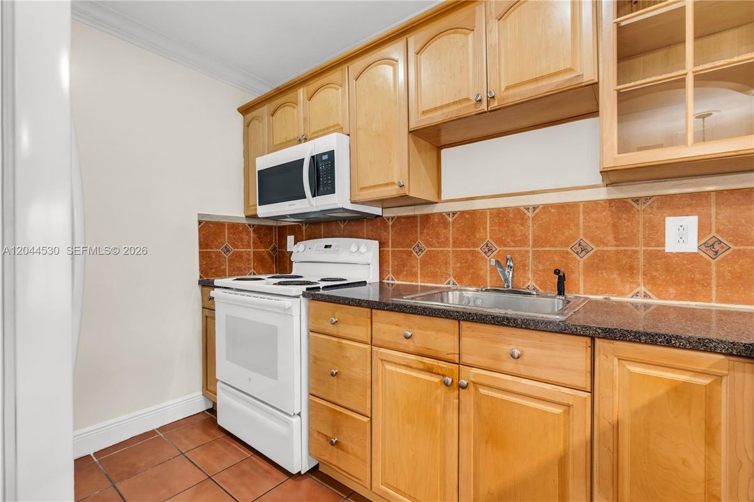 В аренду: $2,400 (2 спален, 2 ванн, 750 Квадратных фут)
