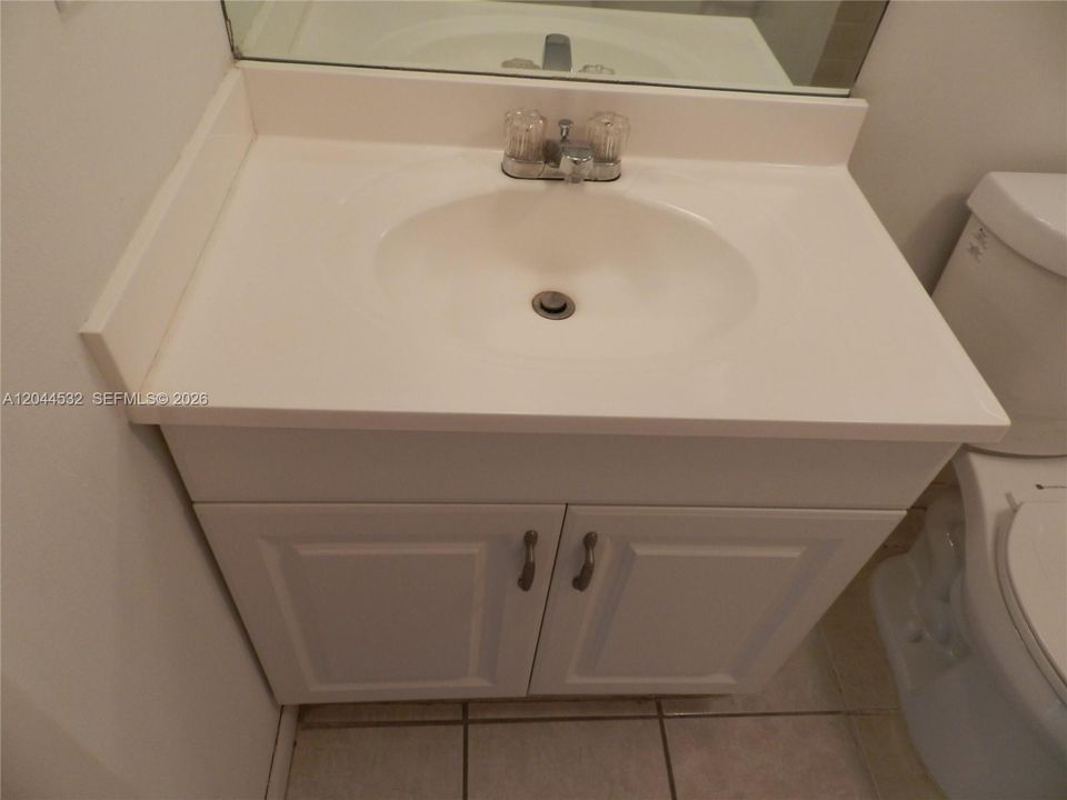 For Rent: $1,790 (2 beds, 2 baths, 933 Square Feet)