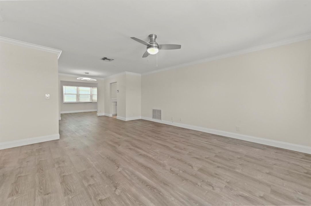 07 Living Room 03