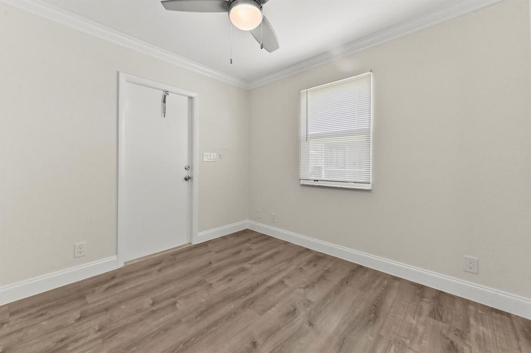 19 Bedroom 01