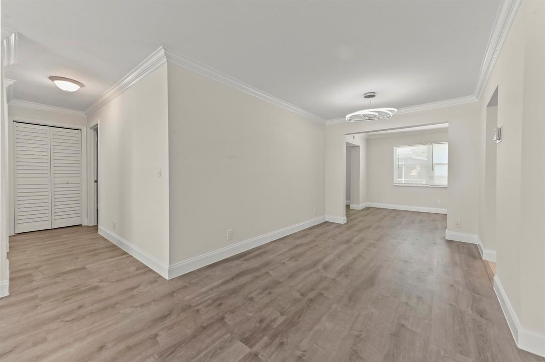 08 Dining Room 04