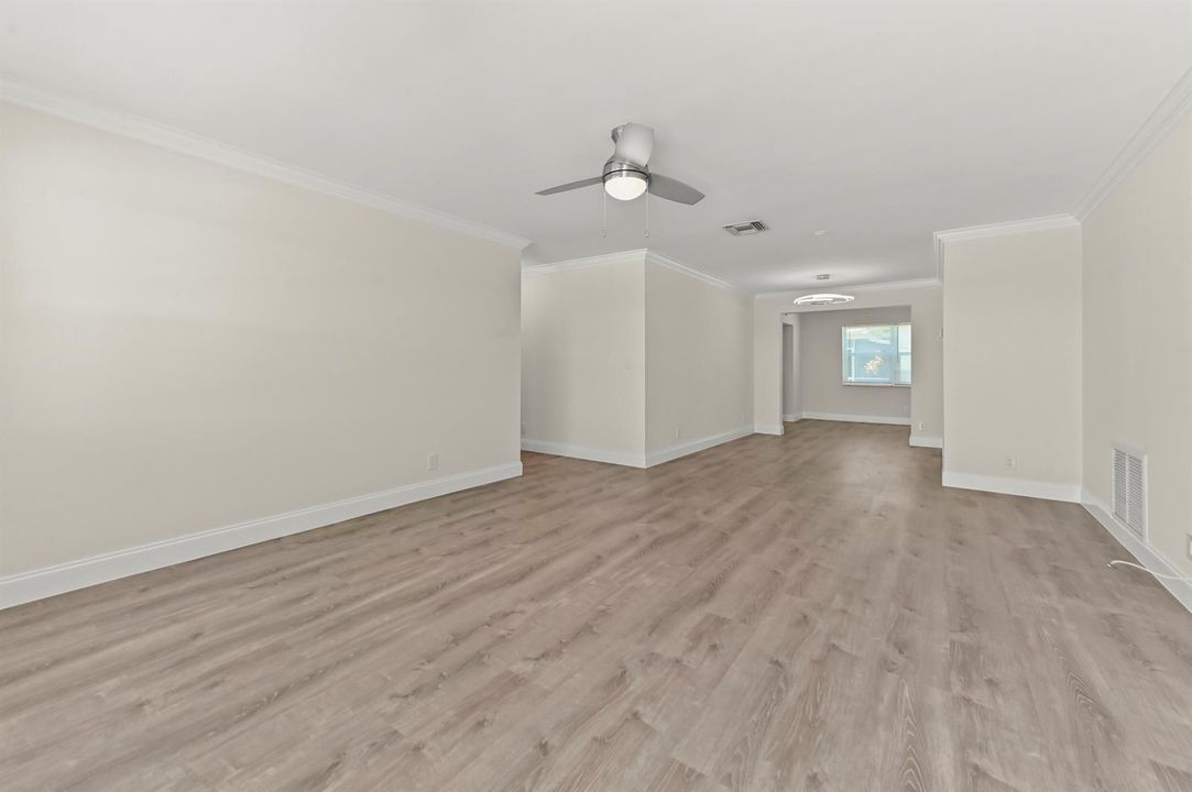 05 Living Room 01
