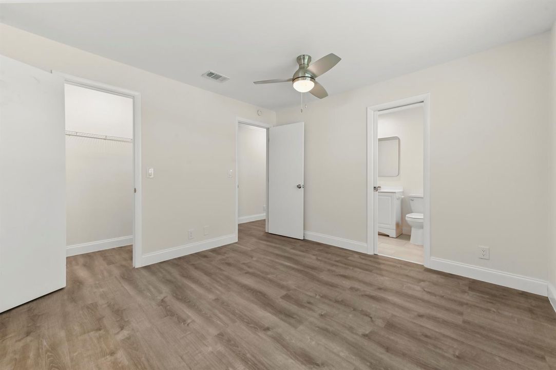 22 Bedroom 04