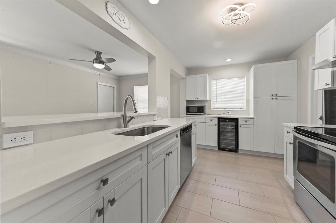 11 Kitchen 01