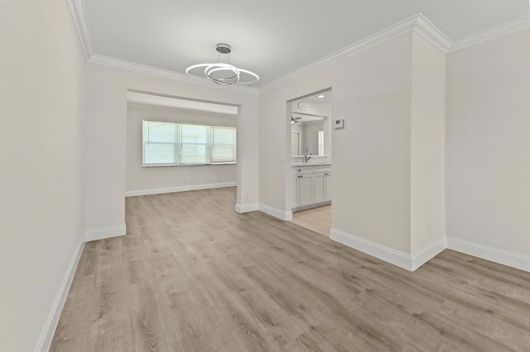 09 Dining Room 05