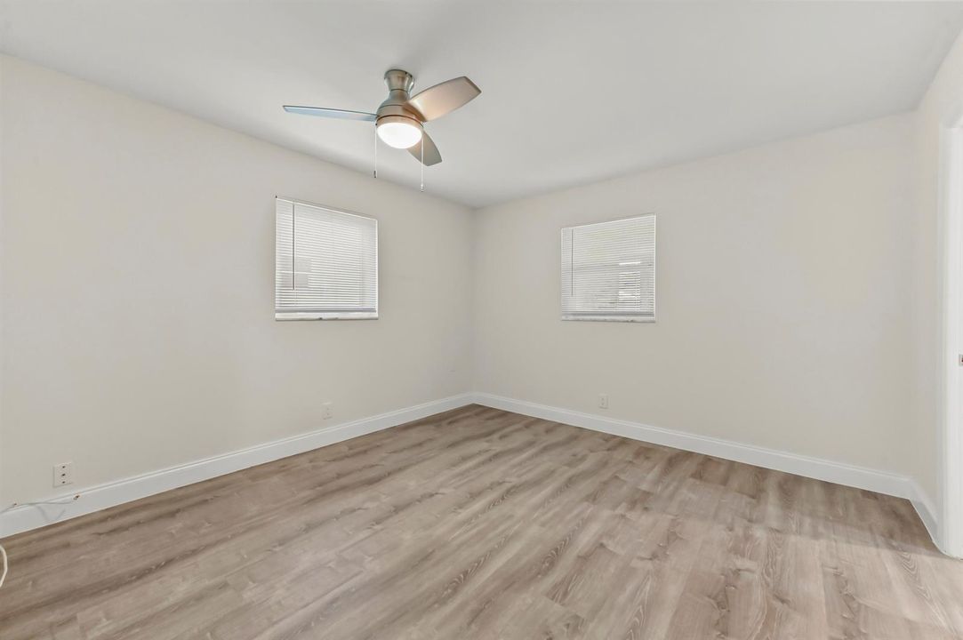 25 Bedroom 05