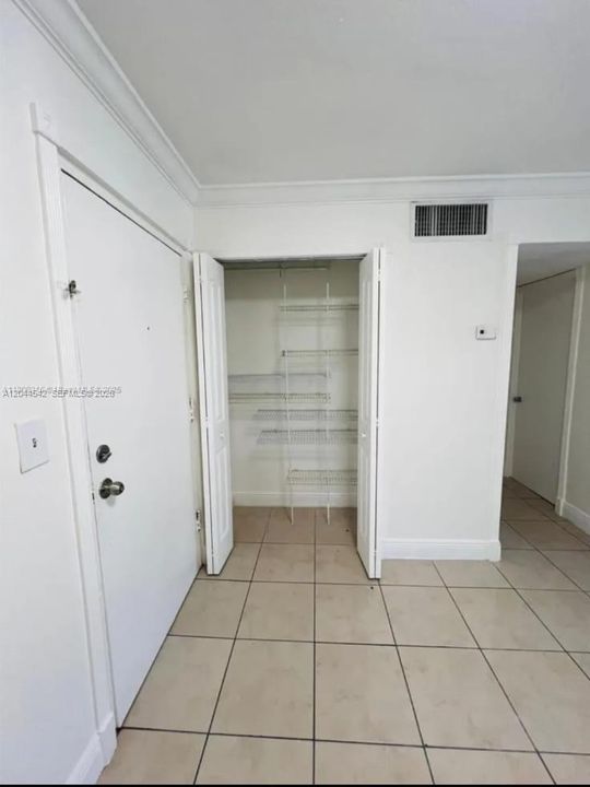 На продажу: $185,000 (1 спален, 1 ванн, 600 Квадратных фут)