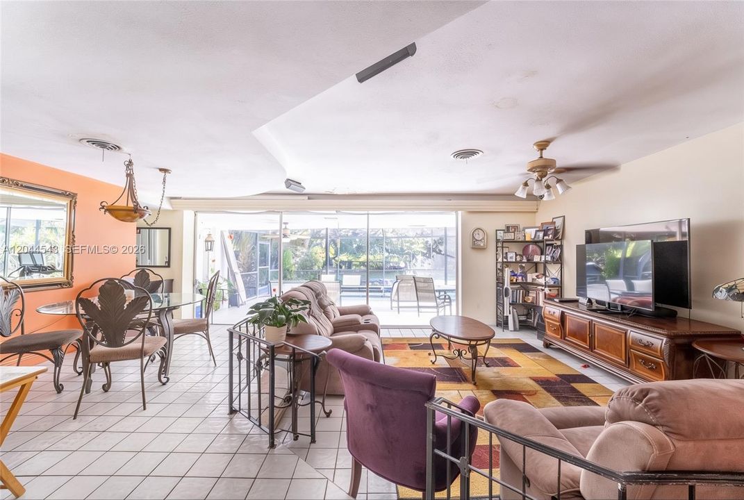 For Sale: $1,400,000 (4 beds, 2 baths, 1627 Square Feet)