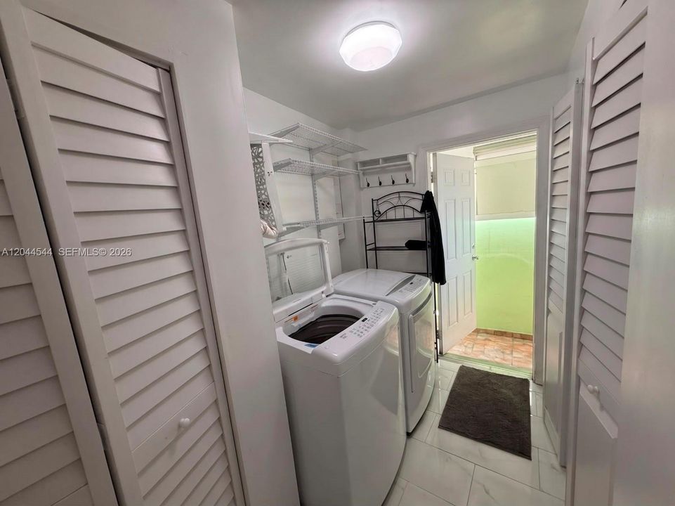 В аренду: $3,300 (3 спален, 1 ванн, 1860 Квадратных фут)