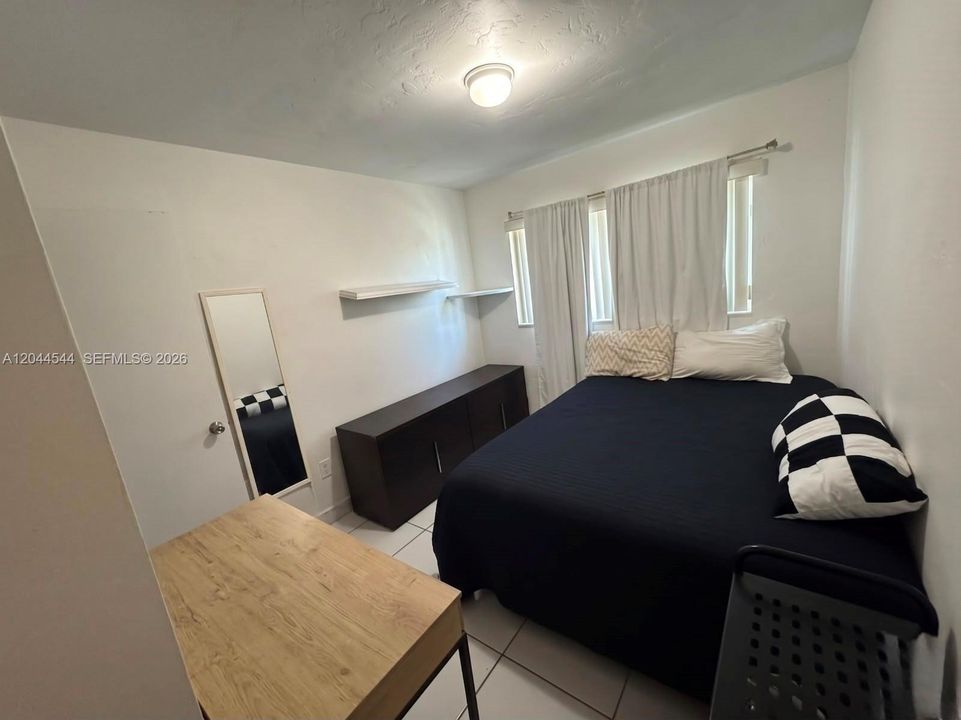 В аренду: $3,300 (3 спален, 1 ванн, 1860 Квадратных фут)