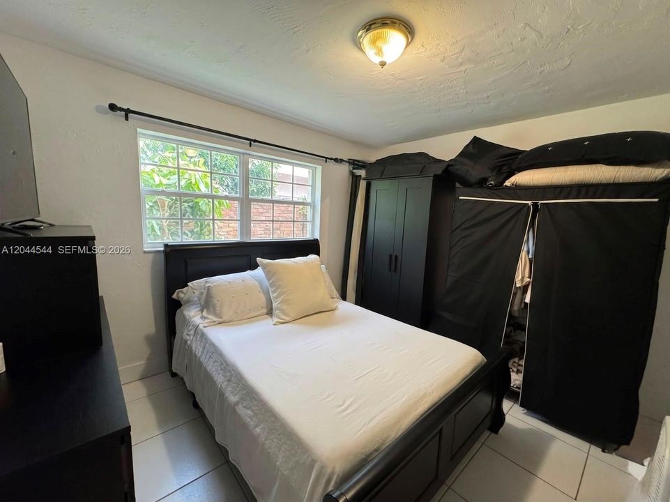 В аренду: $3,300 (3 спален, 1 ванн, 1860 Квадратных фут)