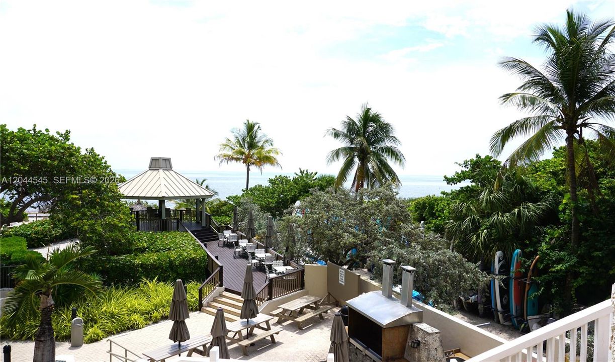 For Sale: $1,650,000 (2 beds, 2 baths, 1409 Square Feet)