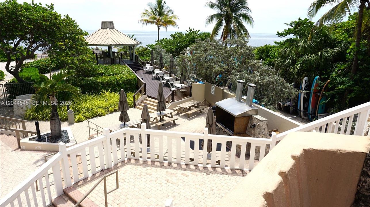 For Sale: $1,650,000 (2 beds, 2 baths, 1409 Square Feet)