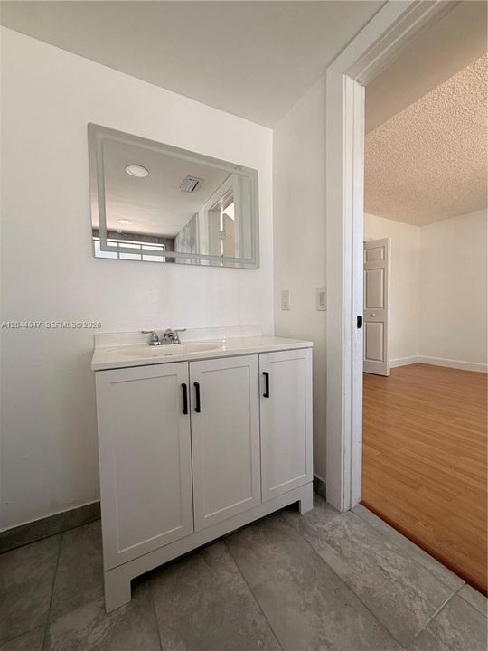 For Rent: $2,700 (2 beds, 2 baths, 1020 Square Feet)